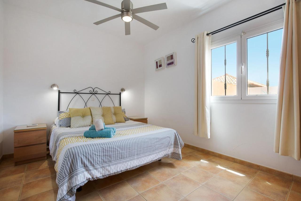Villa Contenta คอร์ราเลโฮ ภายนอก รูปภาพ
